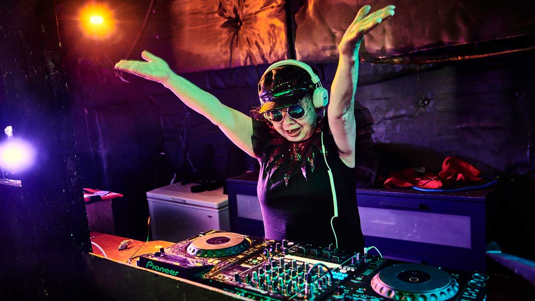 dj dj