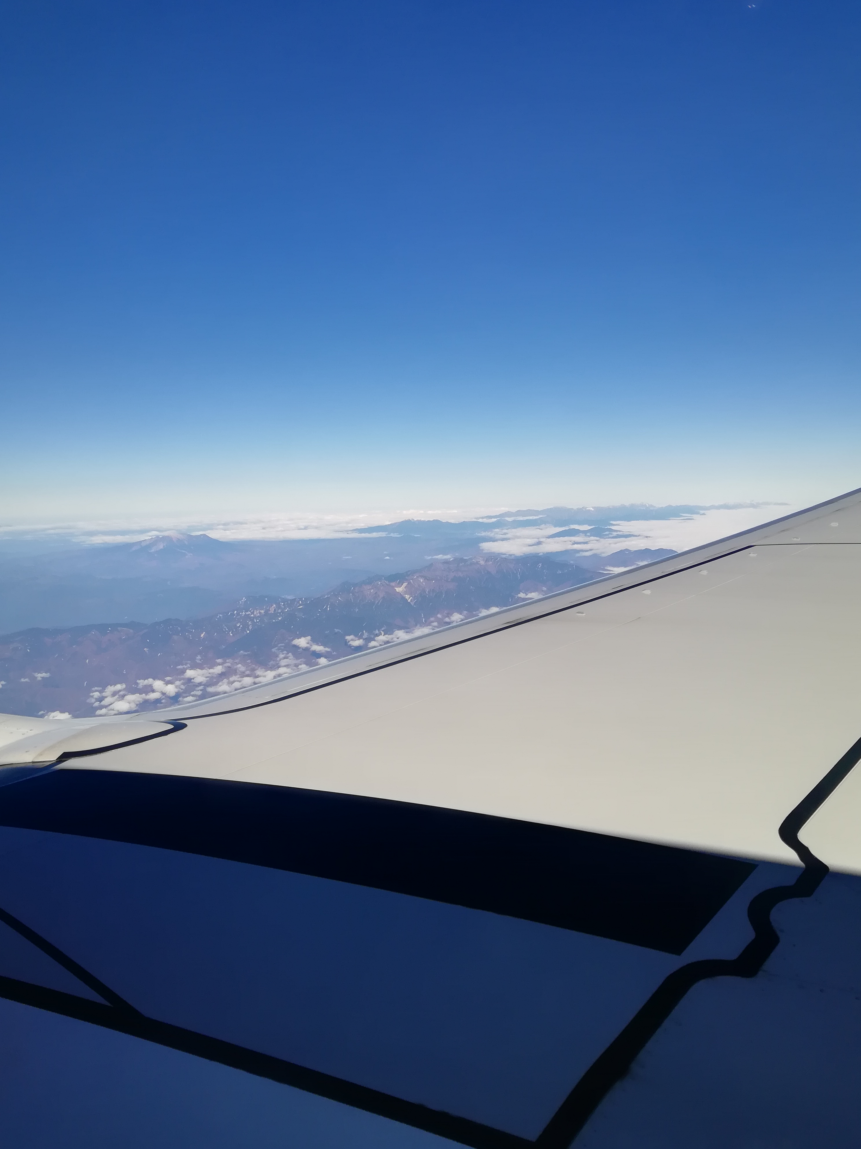 空 空