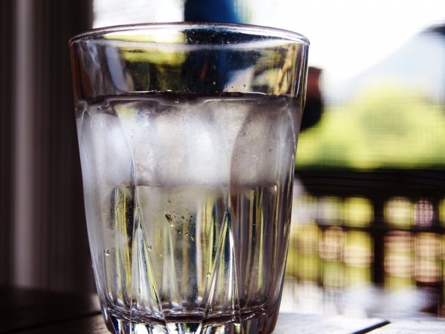 水 水