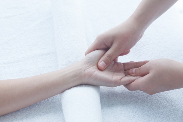 hand hand